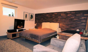 Großes Privatzimmer in Messenähe